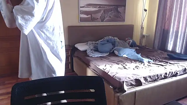 enchanting chloe online show from November 16, 2025, 8:52 am