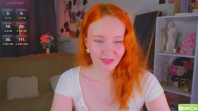 JoyceJones online show from November 24, 2025, 8:20 pm
