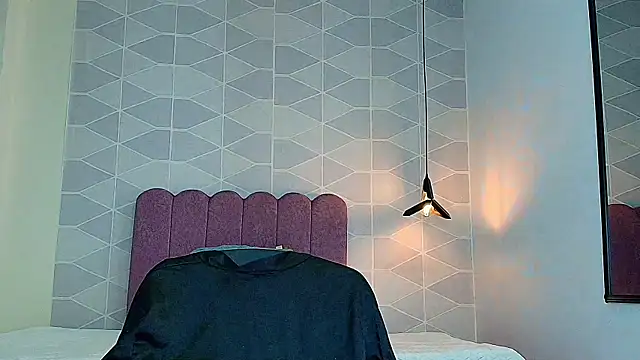 Snapshot of Aly_Loving chatting on December 1, 2025, 8:32 pm Aly Loving online show from December 1, 2025, 8:32 pm