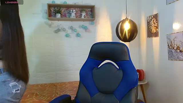 tulunaroja online show from November 13, 2025, 7:18 pm