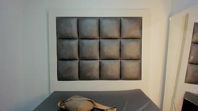 Mia lopez   online show from September 16, 2025, 1:01 pm