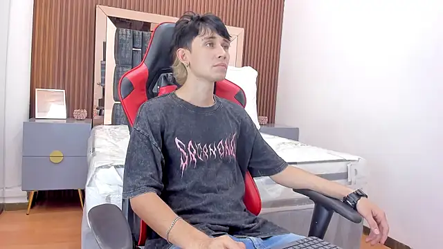 Michael blue online show from November 1, 2025, 9:08 pm