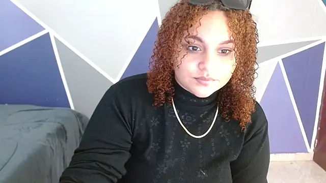 Snapshot of Yera_carey chatting on October 17, 2025, 12:18 pm Yera carey online show from October 17, 2025, 12:18 pm