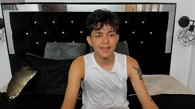 Sebas cat online show from October 28, 2025, 2:56 am