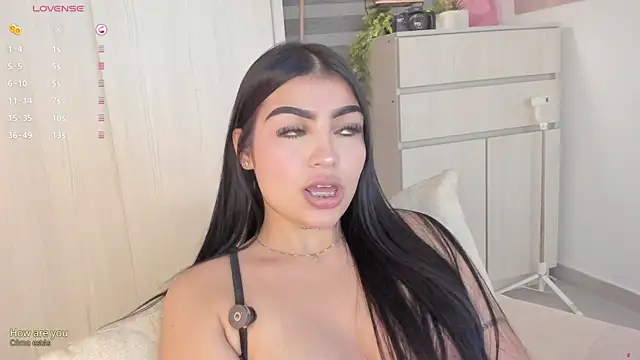 EmmyKenner online show from October 22, 2025, 6:13 am