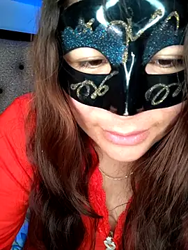 HotLaurha online show from October 7, 2025, 5:30 am