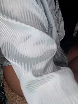 HotLaurha online show from December 16, 2025, 4:50 am