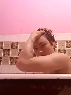 MoonIrene online show from November 2, 2025, 4:23 pm