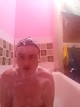 MoonIrene online show from October 25, 2025, 5:46 pm