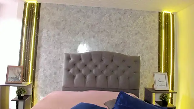 GiannaSlimJB online show from February 13, 2026, 7:14 pm