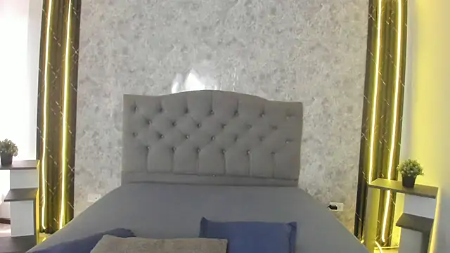 GiannaSlimJB online show from February 20, 2026, 7:27 pm