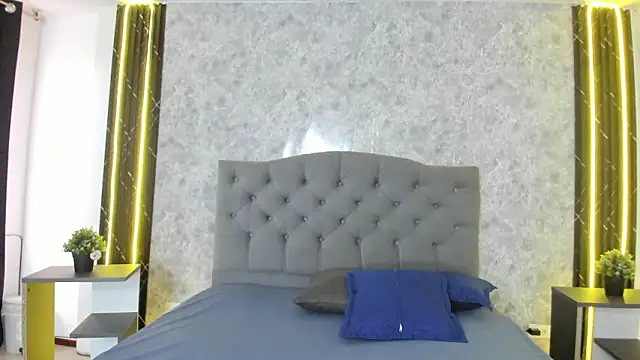 GiannaSlimJB online show from February 19, 2026, 7:11 pm