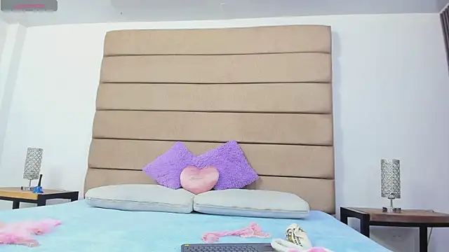 Snapshot of susan_elliot chatting on October 14, 2025, 8:42 pm susan elliot online show from October 14, 2025, 8:42 pm