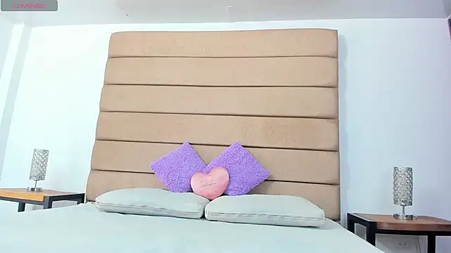 Snapshot of susan_elliot chatting on November 11, 2025, 7:08 pm susan elliot online show from November 11, 2025, 7:08 pm