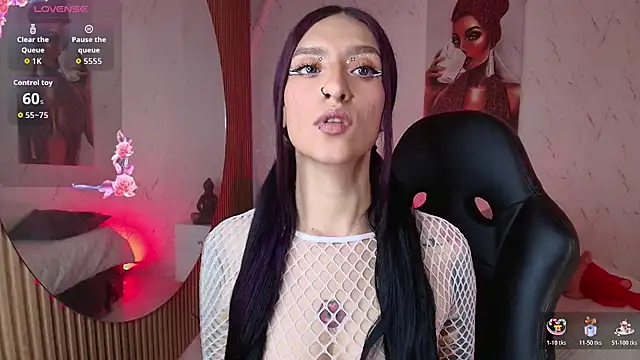 Scaarlettfox online show from October 27, 2025, 7:37 pm