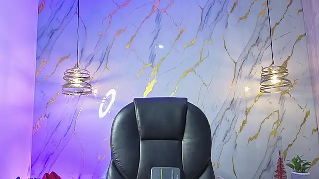 Scaarlettfox online show from March 19, 2026, 7:36 pm