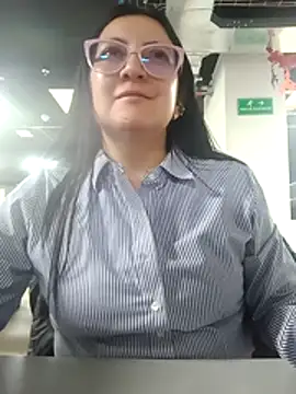 Romina693 online show from November 5, 2025, 6:16 am