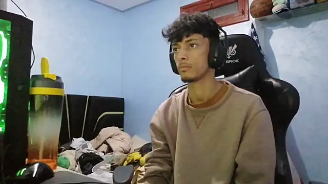 Dark DesireX online show from February 15, 2026, 12:00 am