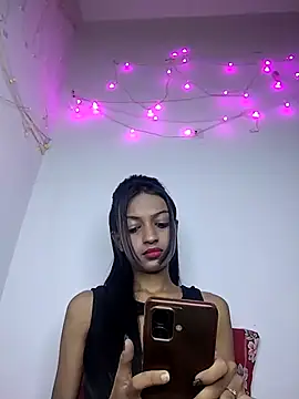 Your-Kitkat online show from December 1, 2025, 2:40 pm