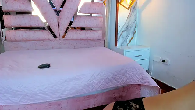 kameron and Nick online show from October 21, 2025, 8:08 pm