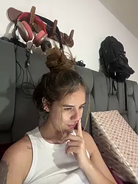 Snapshot of AllieYourGirl chatting on December 20, 2025, 10:56 pm AllieYourGirl online show from December 20, 2025, 10:56 pm