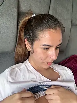 Snapshot of AllieYourGirl chatting on December 13, 2025, 8:04 pm AllieYourGirl online show from December 13, 2025, 8:04 pm