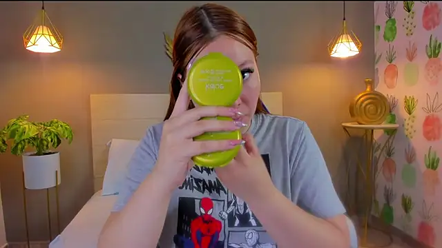 kitty sweeety  online show from April 9, 2026, 12:33 pm