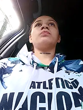 Arii collins1 online show from October 18, 2025, 12:40 pm