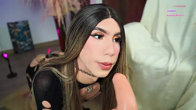 Samantha Magic online show from November 9, 2025, 1:42 am