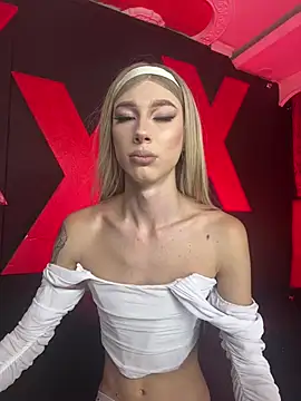 Snapshot of abrilbigcock chatting on February 3, 2026, 4:32 am abrilbigcock online show from February 3, 2026, 4:32 am