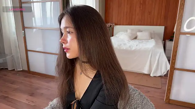 Snapshot of PlumyBun chatting on December 20, 2025, 7:33 am PlumyBun online show from December 20, 2025, 7:33 am