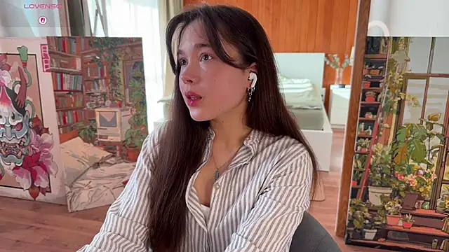 Snapshot of PlumyBun chatting on April 10, 2026, 12:39 am PlumyBun online show from April 10, 2026, 12:39 am