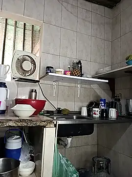 Fernanda30 online show from April 15, 2026, 6:01 pm