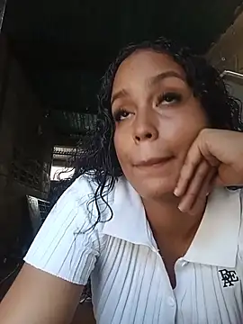 Snapshot of Fernanda30 chatting on July 29, 2026, 8:41 pm Fernanda30 online show from July 29, 2026, 8:41 pm