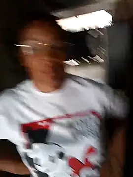 Fernanda30 online show from April 15, 2026, 7:58 pm