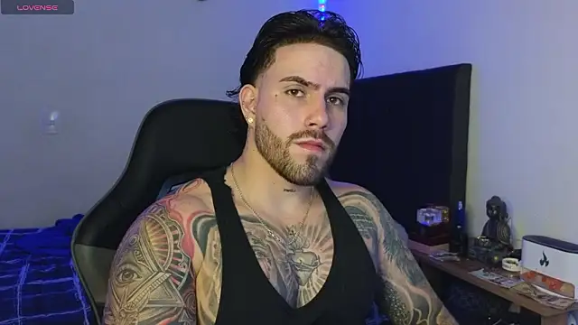 Snapshot of Ades_Lowe chatting on February 17, 2026, 5:16 am Ades Lowe online show from February 17, 2026, 5:16 am