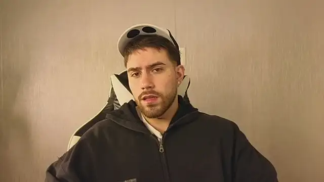 Snapshot of Ades_Lowe chatting on November 13, 2025, 11:36 am Ades Lowe online show from November 13, 2025, 11:36 am