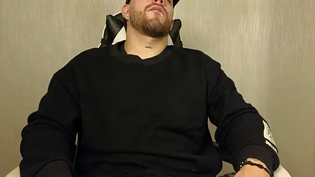 Snapshot of Ades_Lowe chatting on October 19, 2025, 11:24 am Ades Lowe online show from October 19, 2025, 11:24 am