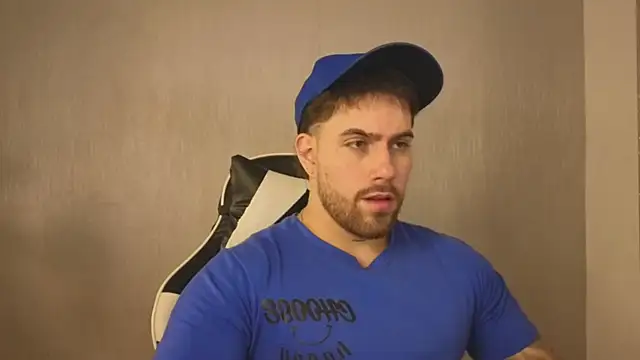 Snapshot of Ades_Lowe chatting on November 12, 2025, 12:09 pm Ades Lowe online show from November 12, 2025, 12:09 pm