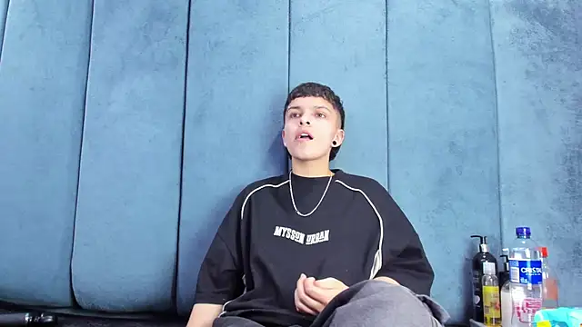 Megan Thompson  online show from March 19, 2026, 2:11 am