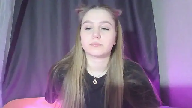 yourhoney Lola  online show from November 22, 2025, 6:07 pm