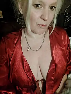 Bouncy-Bella28X online show from November 1, 2025, 8:41 am