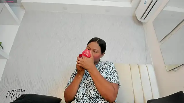 Snapshot of keyla_mejia chatting on April 27, 2026, 12:03 pm keyla mejia online show from April 27, 2026, 12:03 pm
