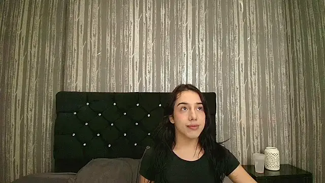 Snapshot of Alicee_Moonn chatting on June 23, 2026, 7:34 pm Alicee Moonn online show from June 23, 2026, 7:34 pm