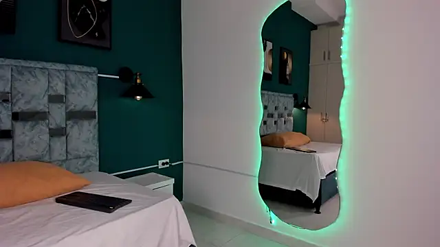 Snapshot of tamara_lovv chatting on November 15, 2025, 12:20 pm tamara lovv online show from November 15, 2025, 12:20 pm