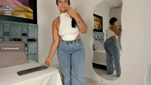 Snapshot of tamara_lovv chatting on October 10, 2025, 12:17 pm tamara lovv online show from October 10, 2025, 12:17 pm