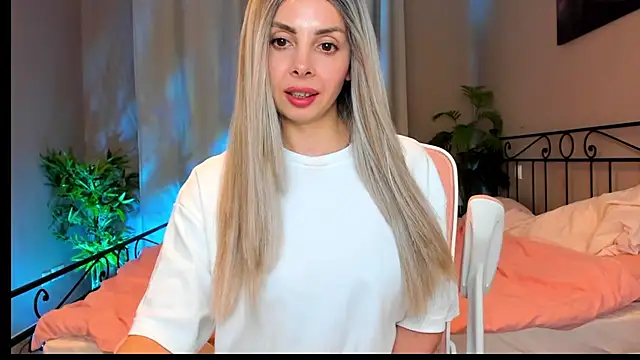 VelvetEliza online show from April 3, 2026, 8:04 pm