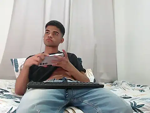 camillo beischel  online show from October 27, 2025, 7:37 pm