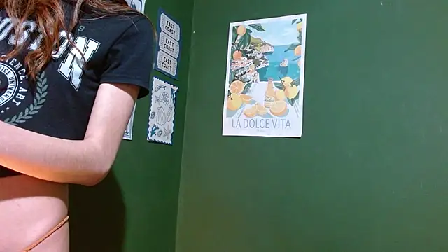 Roxiehood online show from November 16, 2025, 1:54 am