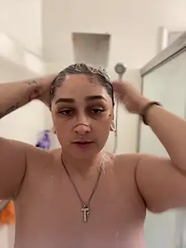 Snapshot of Alix_Valentine chatting on February 8, 2026, 12:08 am Alix Valentine online show from February 8, 2026, 12:08 am